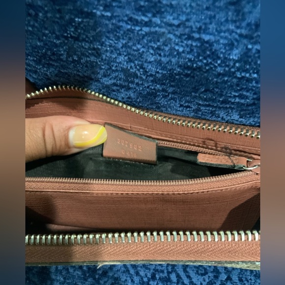 Micro GG Supreme Stars round zip wallet. - Picture 10 of 14